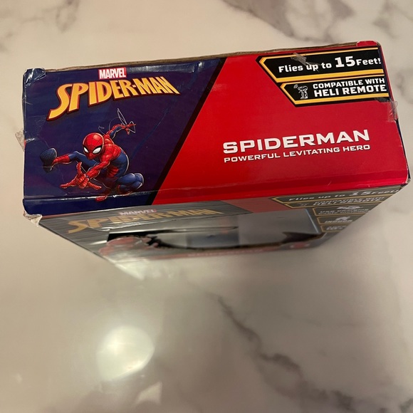 Spider-Man levitating hero - Picture 5 of 7